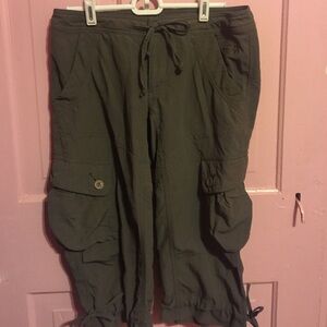 The North Face Women's Dark Green Cargo Capris